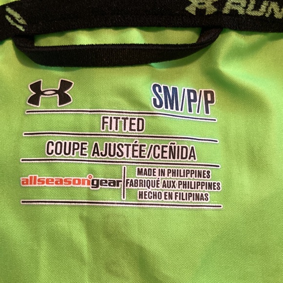 Under Armour jacket. Size small - Picture 6 of 6